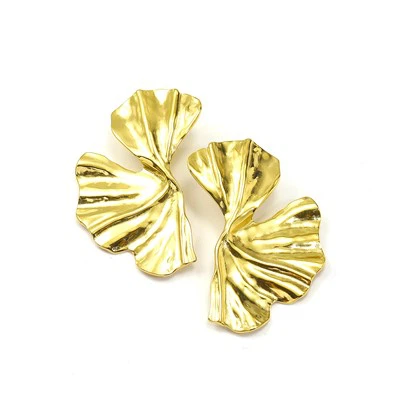 Naušnica s listovima ginka teksture