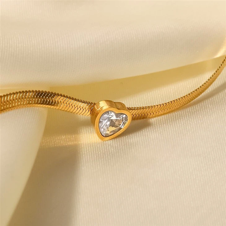 Zircon Heart Herringbone Bracelet